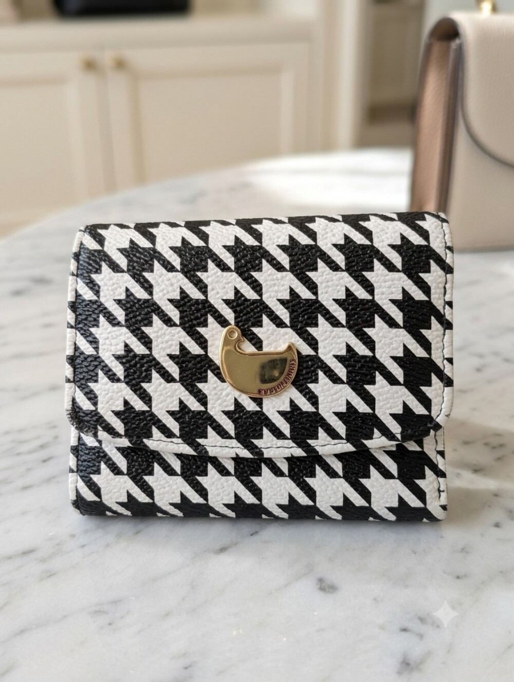 Buxton NWOT Black and White Houndstooth Compact Wallet with Gold Bird Accent